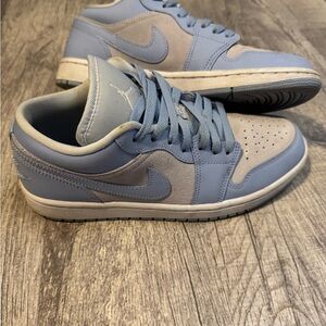 Nike Women’s  Blue and Gray Sneakers